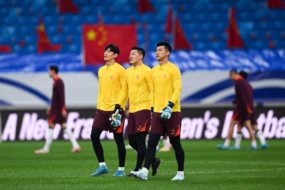 开云下载-老将宣布将退役，球迷为其送上感激掌声的简单介绍