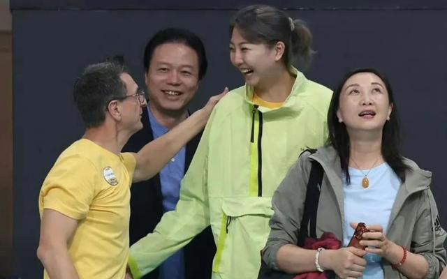 开云体育平台APP-龙队后卫成为赛场焦点，突破瓶颈