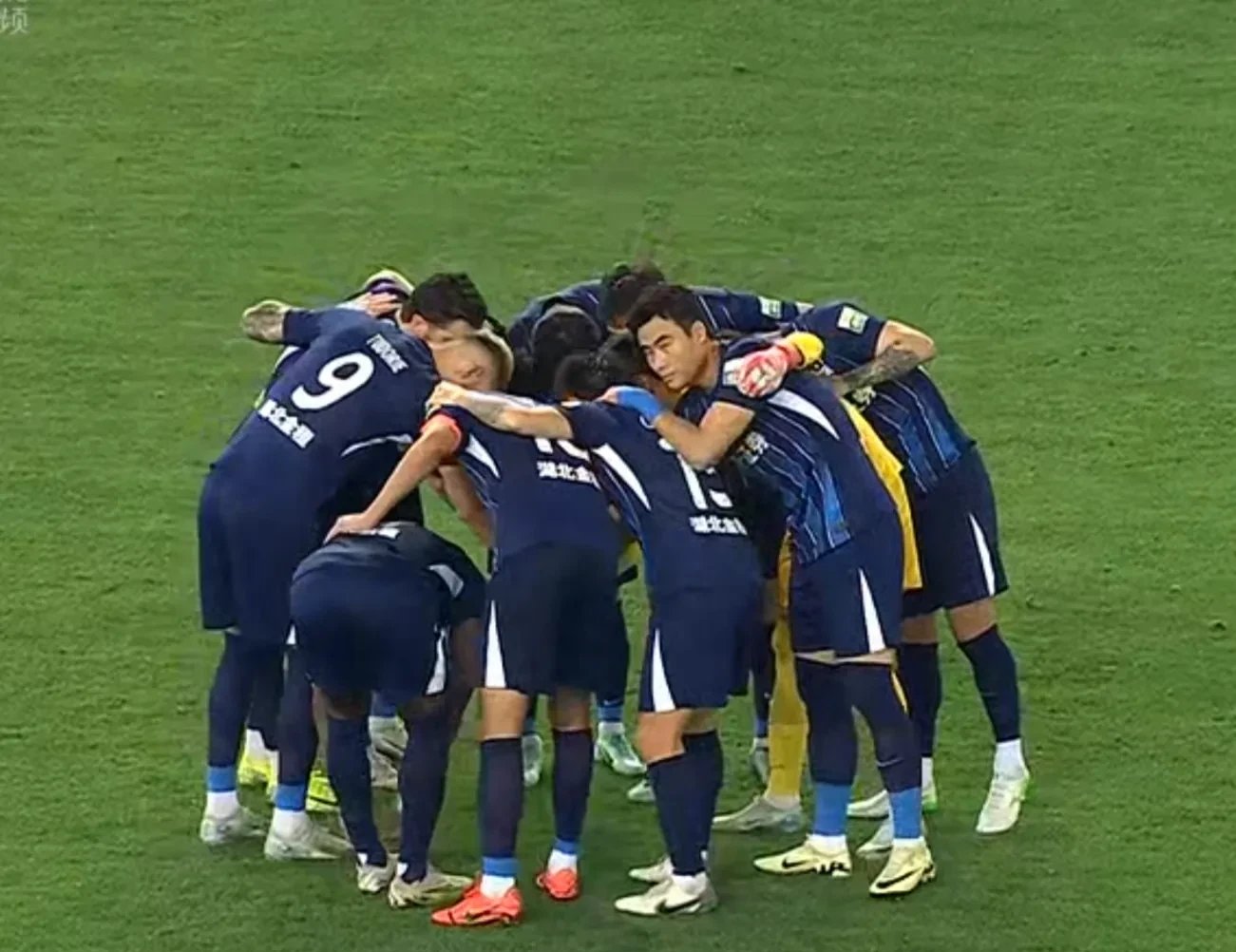 开云体育登录-比赛攻守平衡，双方陷入僵持