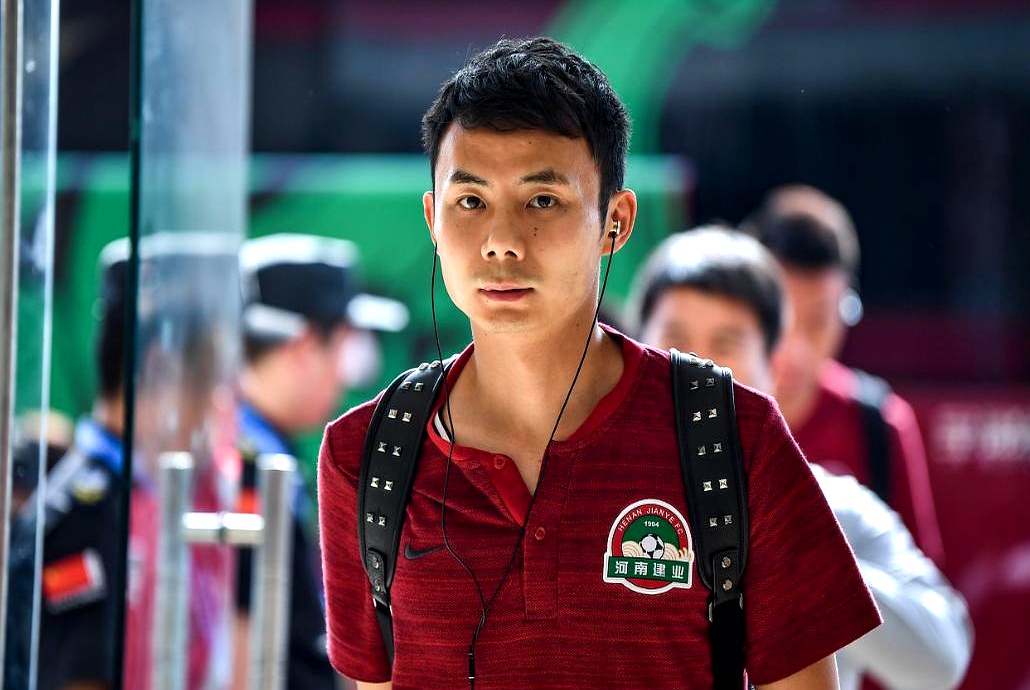 比赛攻守平衡,双方陷入僵持 比赛攻守平衡,双方陷入僵持