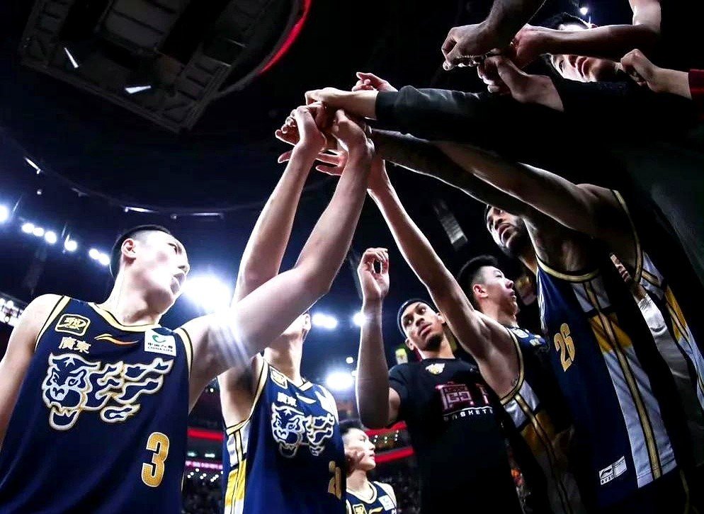 开云体育官网-球队集体奋勇争先，共同斗志昂扬的简单介绍