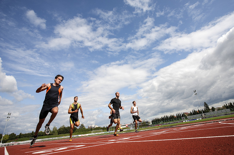 关于极限速度,田径选手冲刺终点!的信息 关于极限速度,田径选手冲刺终点!的信息