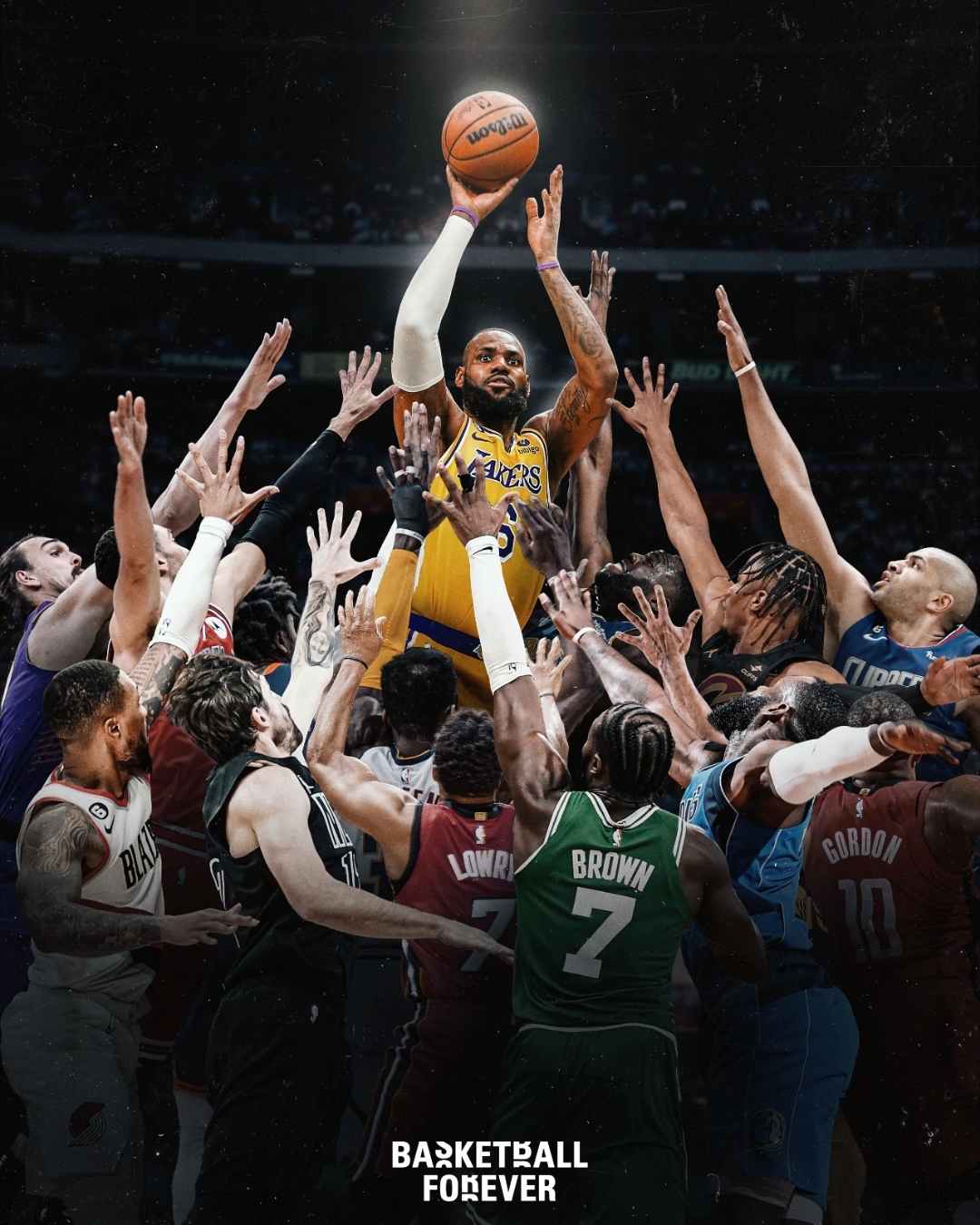 开云体育APP下载-球员全力奔跑，欧洲赛事中的激动瞬间