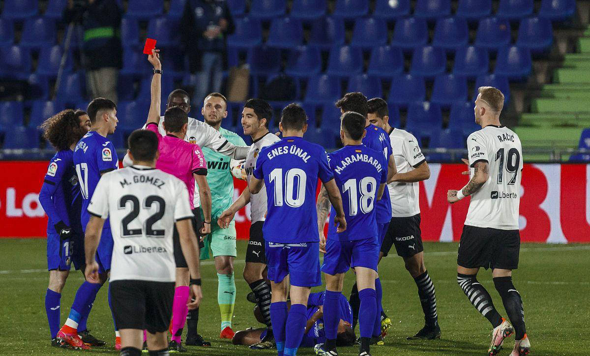 包含尤文图斯核心完成帽子戏法,巴伦西亚客场大胜的词条 包含尤文图斯核心完成帽子戏法,巴伦西亚客场大胜的词条