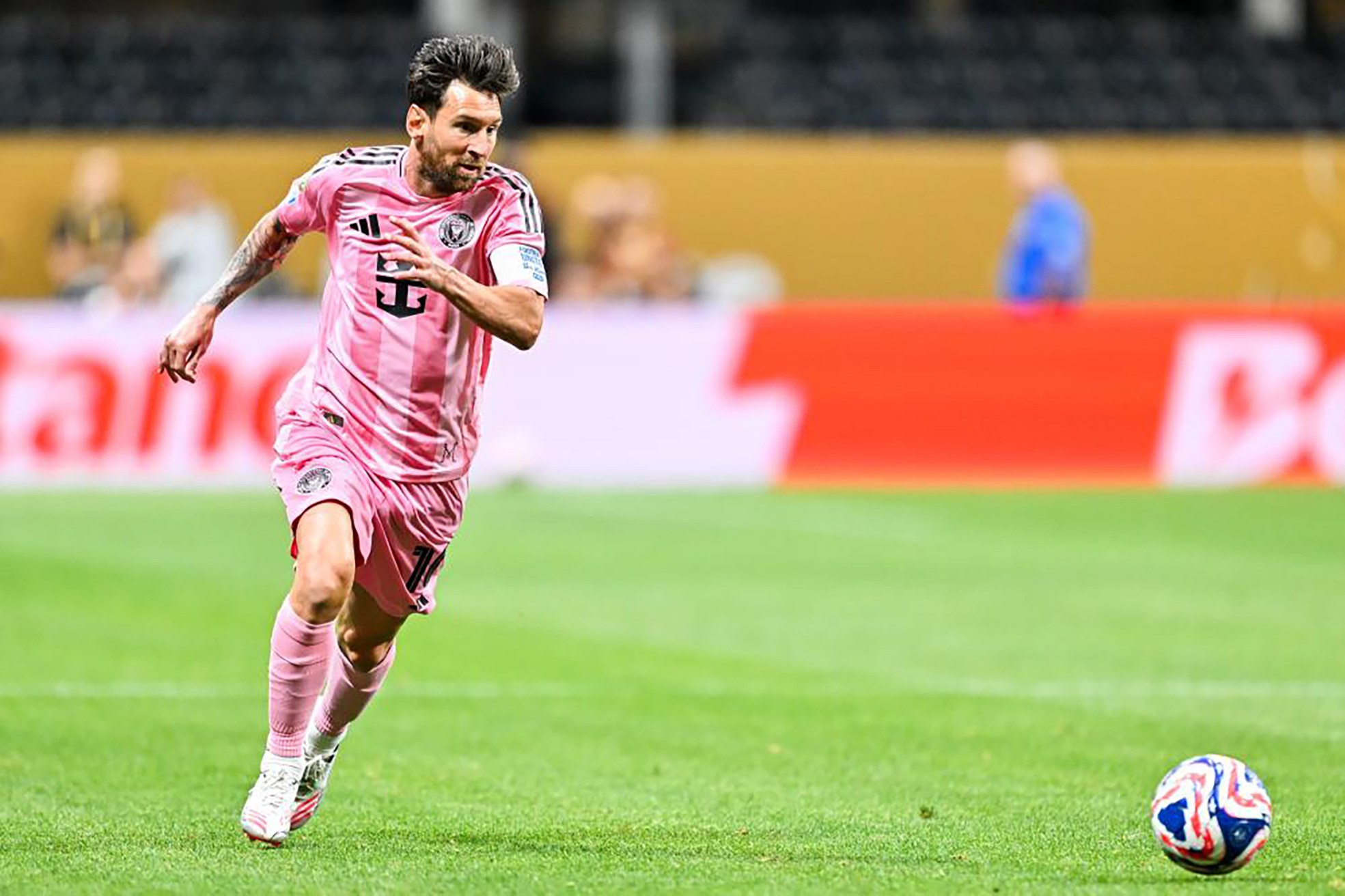 梅西遭遇梅西爆冷，西甲局势紧张的简单介绍