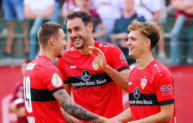 开云官网-法兰克福主场大胜科隆，保持欧战资格希望