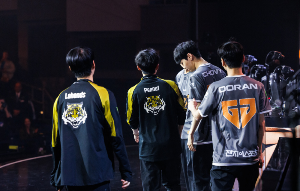 开云体育APP下载-GEN险胜TL，Lehends操刀奇招英雄翻盘半决赛3:0（柏林）