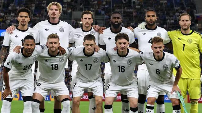 开云体育登录-英格兰队遭遇失败，与德国碰撞落败