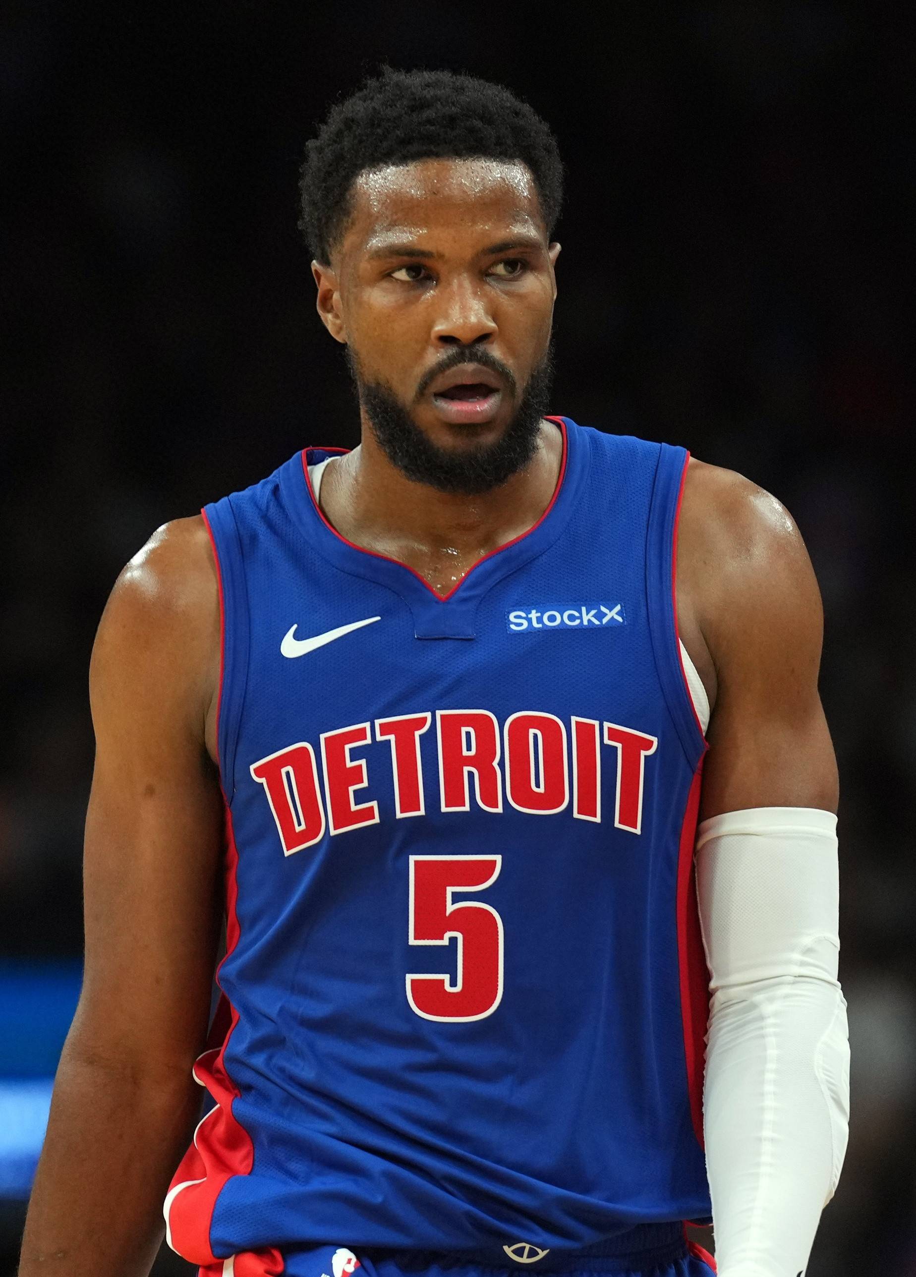 雄鹿轻取尼日利亚男篮,福克斯打破历史纪录 雄鹿轻取尼日利亚男篮,福克斯打破历史纪录