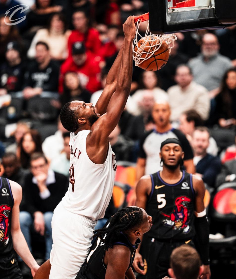 开云体育app-猛龙主场击败魔术,稳居东部前列