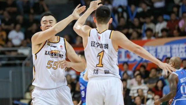 竞争激烈，各队积分争夺异常紧张