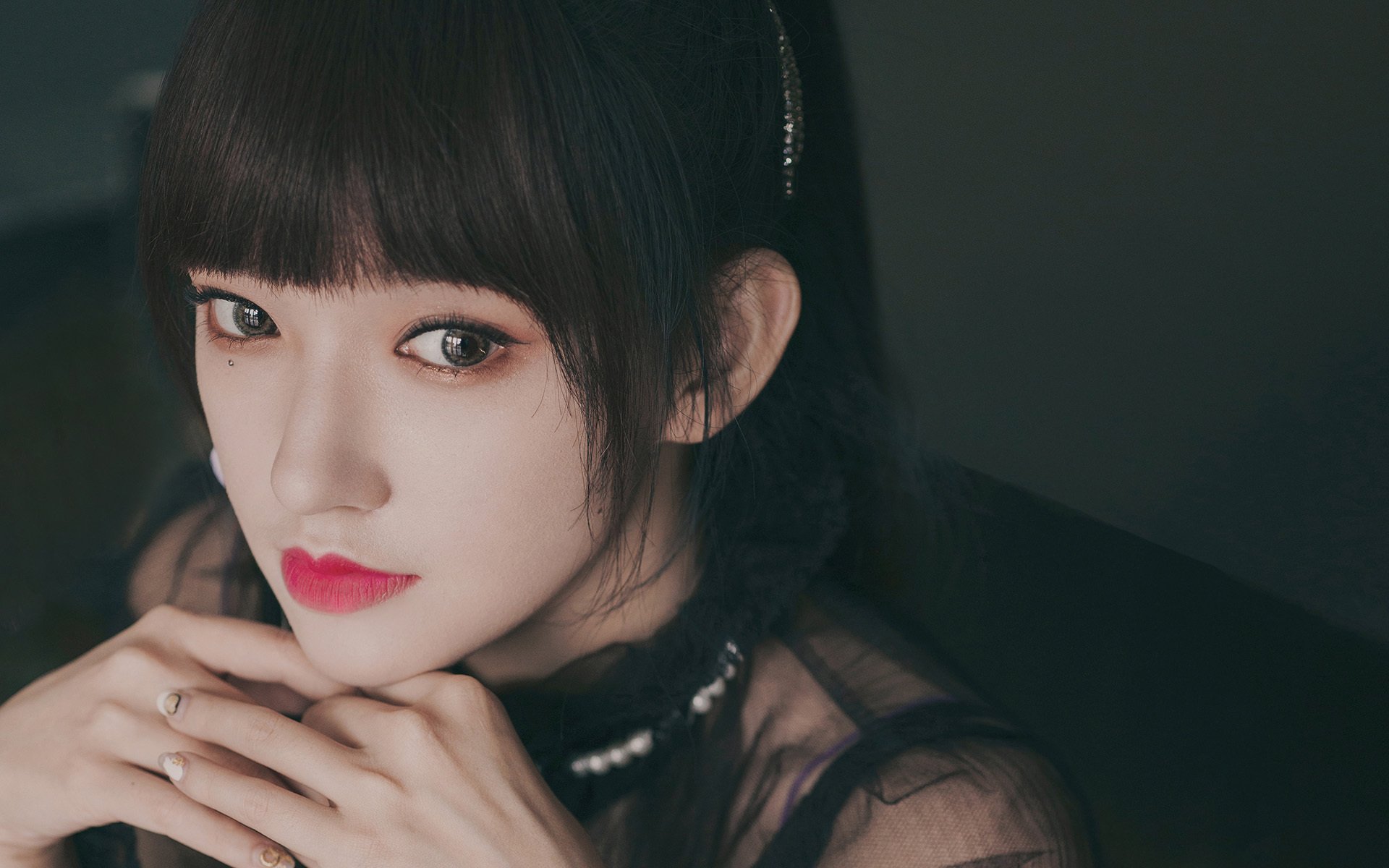 双线战场,当F1决战的轮胎尖叫,遇见苏亚雷斯冷峻的最后一击