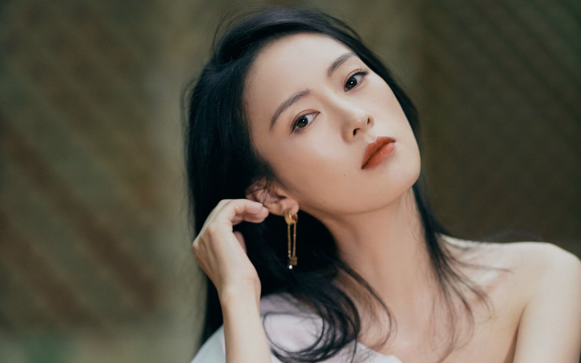 开云体育app-东方巨龙与北美猛兽的碰撞，哈利伯顿攻防两端展现统治级实力