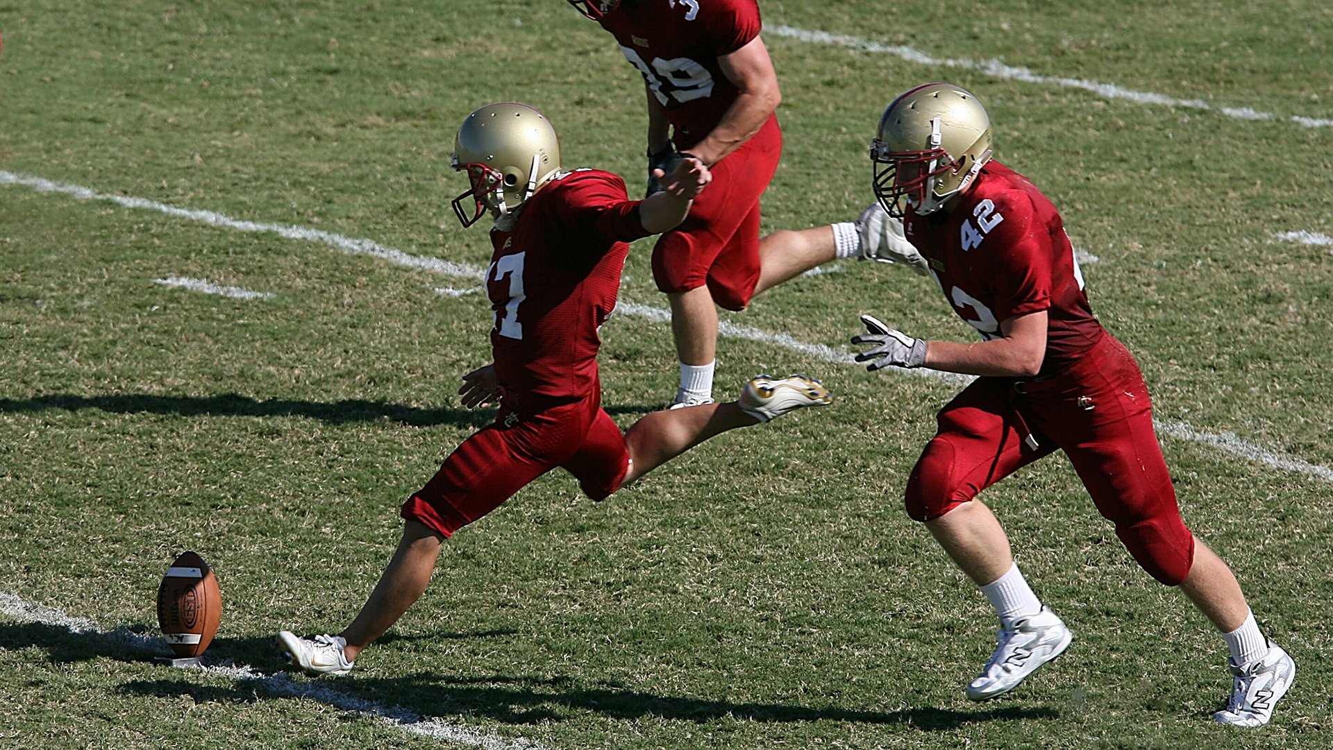 铁闸锁敌，卡塞米罗防守艺术与加纳狂胜牙买加的攻防启示